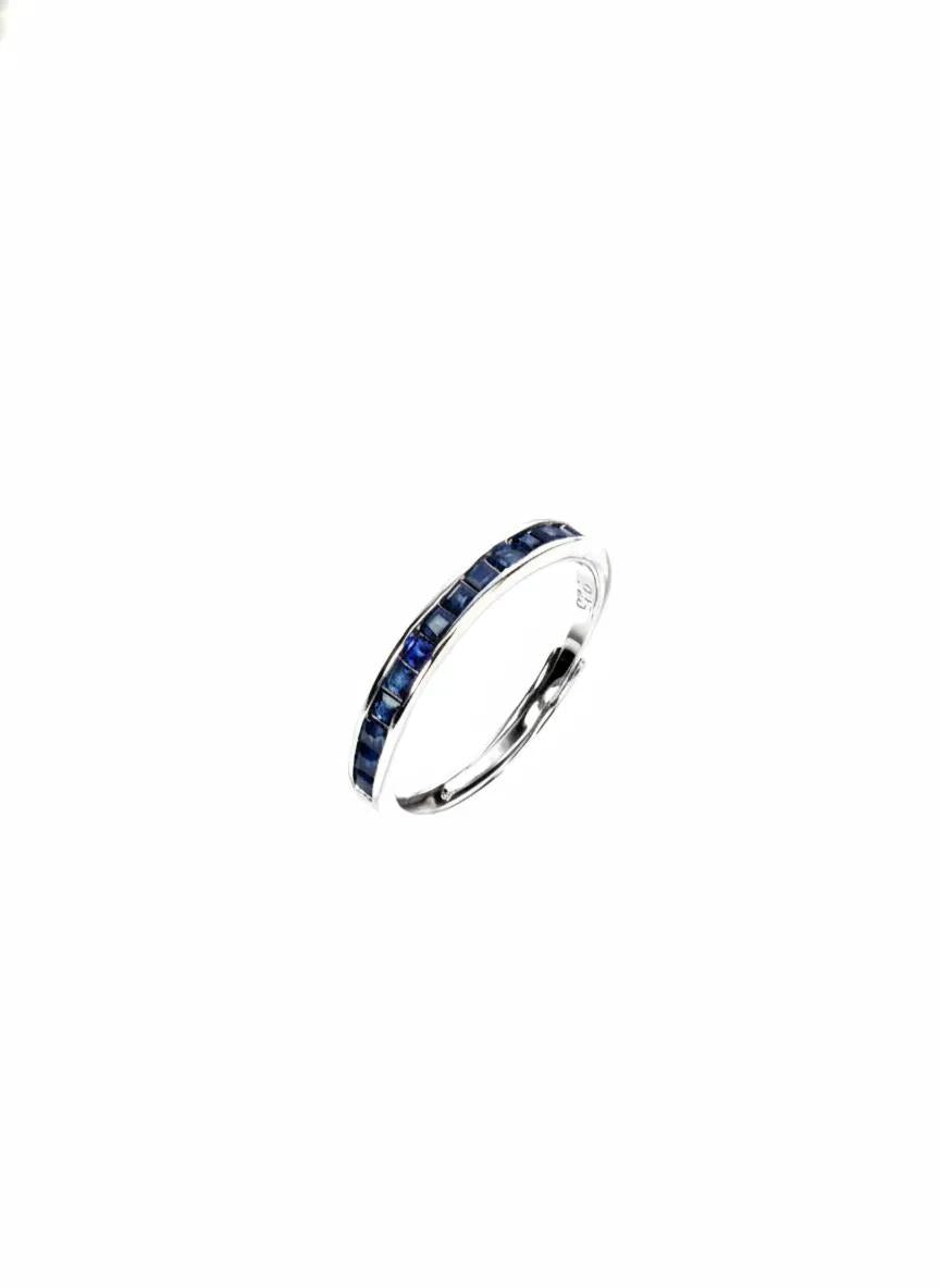 Princess sapphire ring