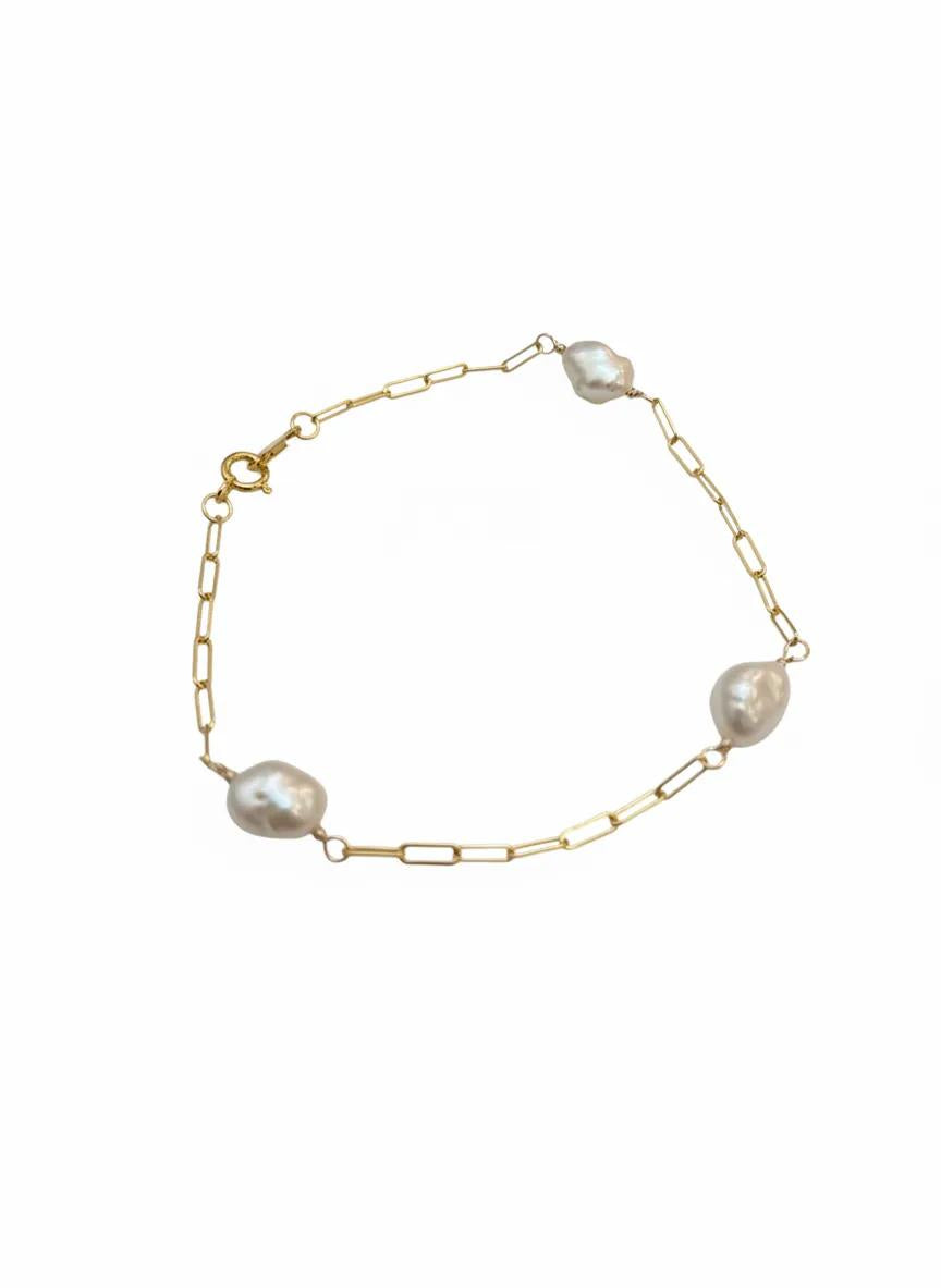 My Go-to pearl bracelet