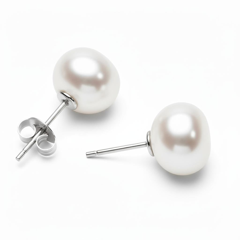 My everyday pearl stud earrings