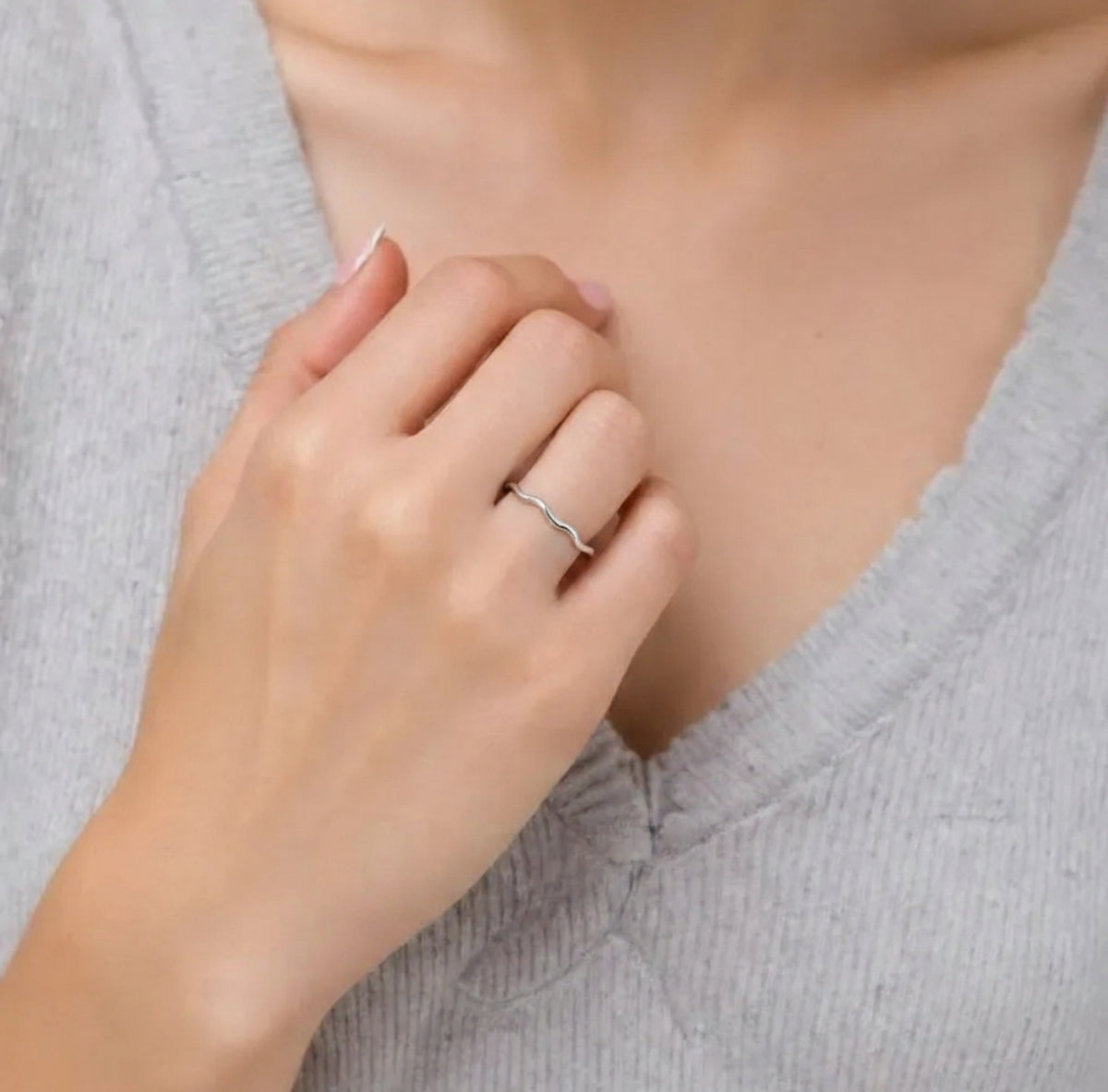 Wavy silver stackable ring