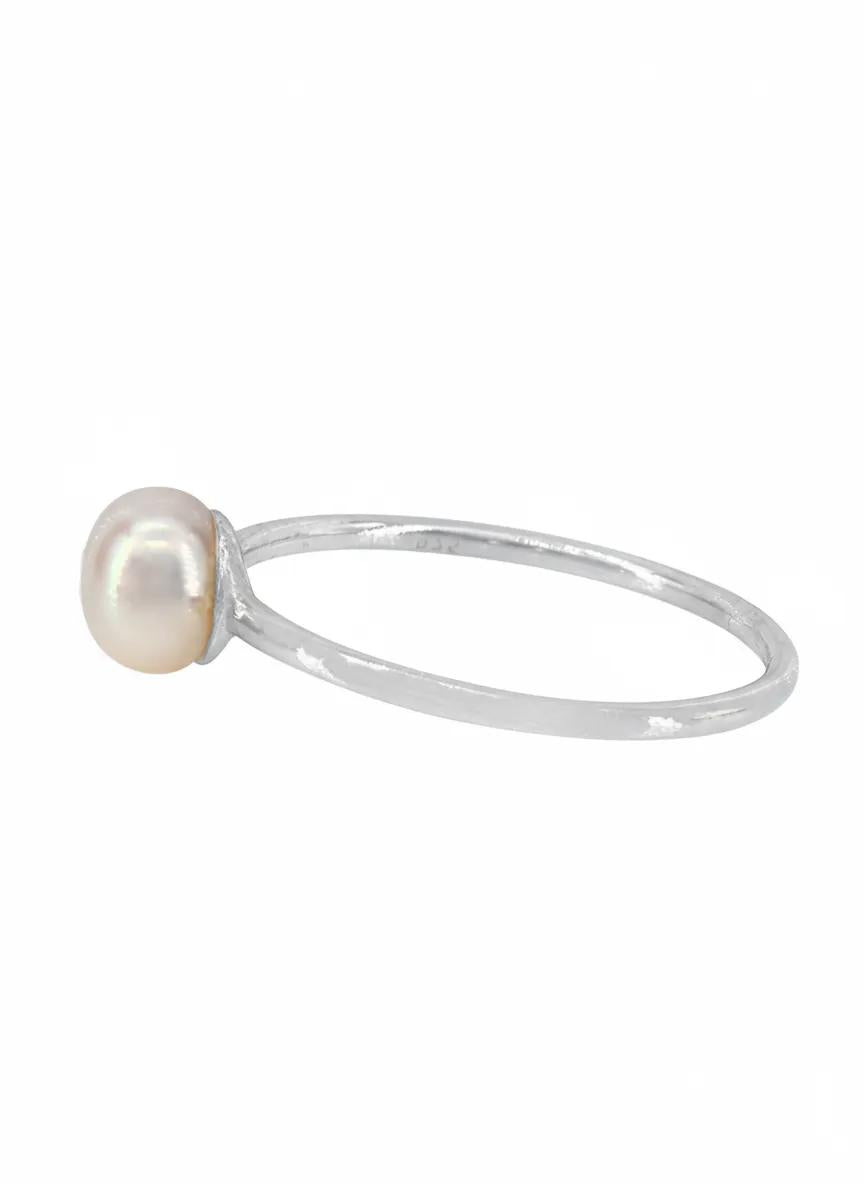 Effortless pearl ring