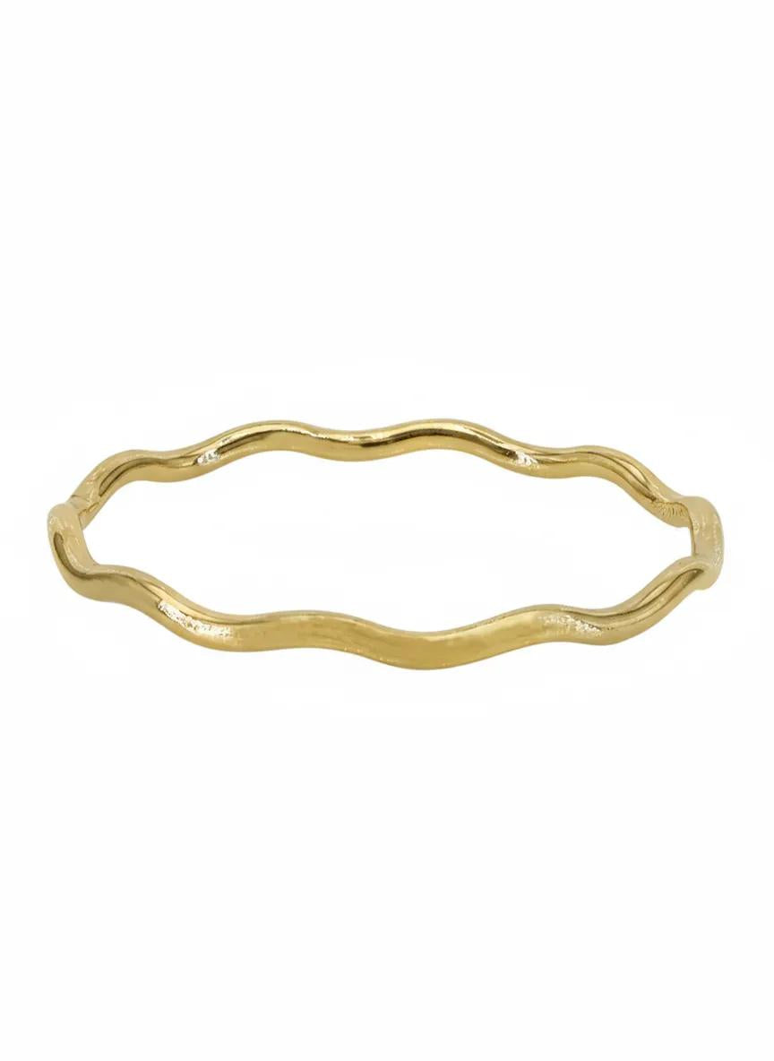 Wavy stackable gold ring